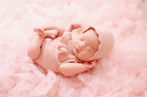 杭州宝宝吃手是饿了吗